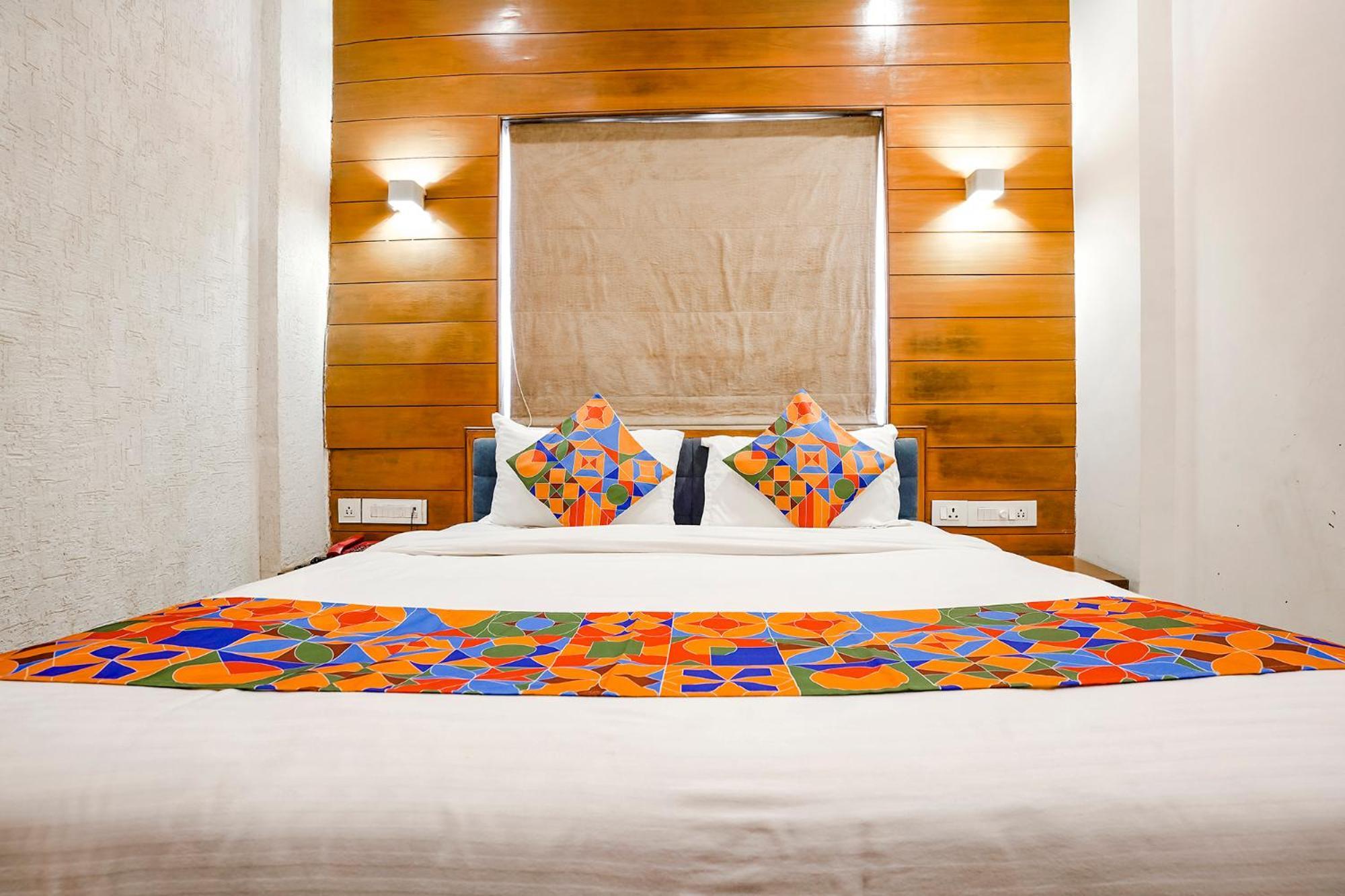 Fabhotel Kyra - Near Airport Road Ахмедабад Экстерьер фото