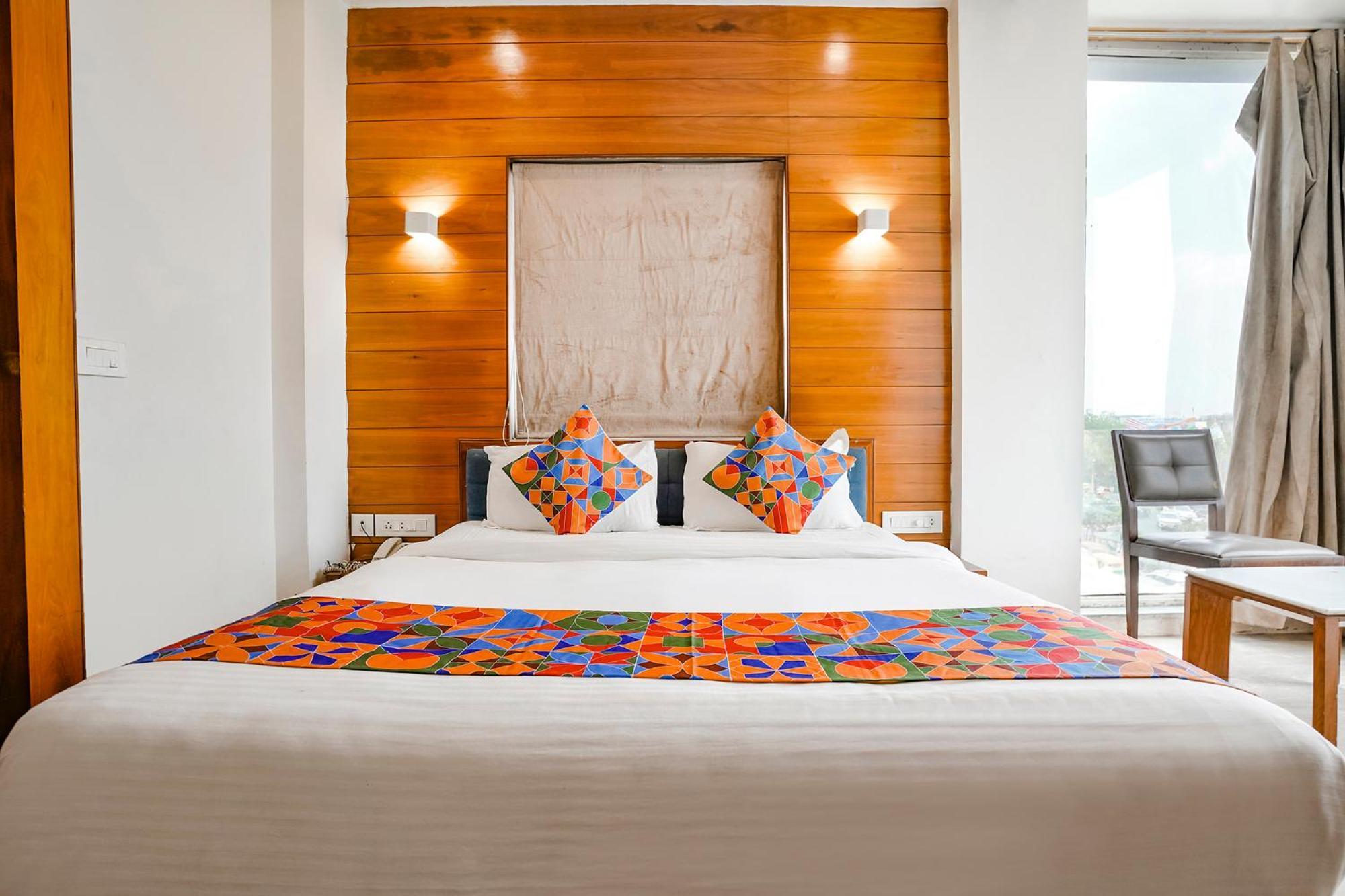 Fabhotel Kyra - Near Airport Road Ахмедабад Экстерьер фото
