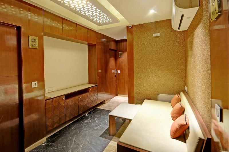 Fabhotel Kyra - Near Airport Road Ахмедабад Экстерьер фото